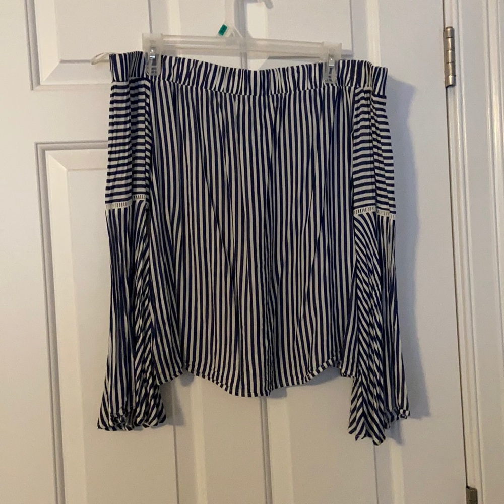 Long-sleeve Off-shoulder Blue Striped Top, size S